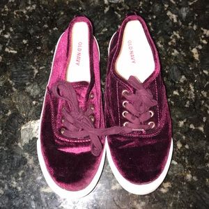 Old Navy | girls velvet  sneakers